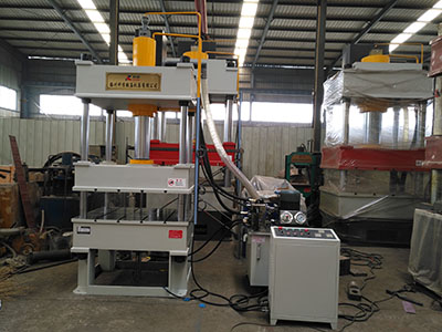 四柱三梁液壓機(jī)